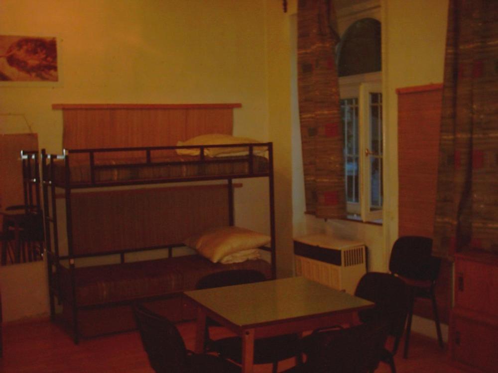 Season Hostel Boedapest Buitenkant foto